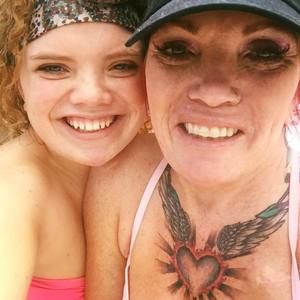 Meet your Posher, Claudia